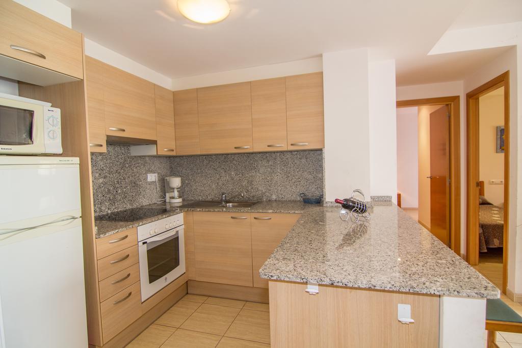 Agi Norfeu Park Apartment โรเซส ภายนอก รูปภาพ